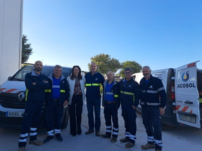 Acosol envía 9 trabajadores y 5 vehículos a Valencia para colaborar en el restablecmiento de daños por la DANA Acosol envía 9 trabajadores y 5 vehículos a Valencia para colaborar en el restablecmiento de daños por la DANA