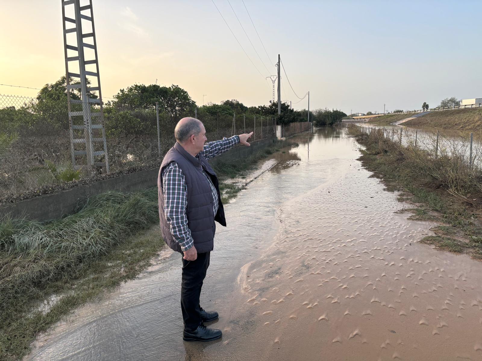 Enrique Montalvá culpa a la AP-7 de agravar las inundaciones en los campos de Alzira Enrique Montalvá culpa a la AP-7 de agravar las inundaciones en los campos de Alzira