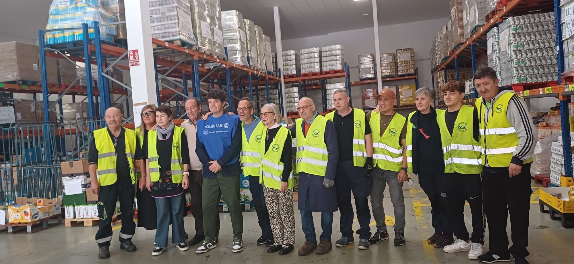 Xosé Antonio Touriñán apoya la donación del Banco de Alimentos a Valencia y a Óscar Gilsanz en el banquillo del Deportivo Xosé Antonio Touriñán apoya la donación del Banco de Alimentos a Valencia y a Óscar Gilsanz en el banquillo del Deportivo