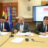 Firma de convenio para la recuperación del campo de fútbol Carlos III de Toledo