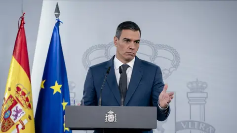 El PP califica de "chantaje" que Sánchez vincule las ayudas de la DANA a la aprobación de los Presupuestos El PP califica de "chantaje" que Sánchez vincule las ayudas de la DANA a la aprobación de los Presupuestos