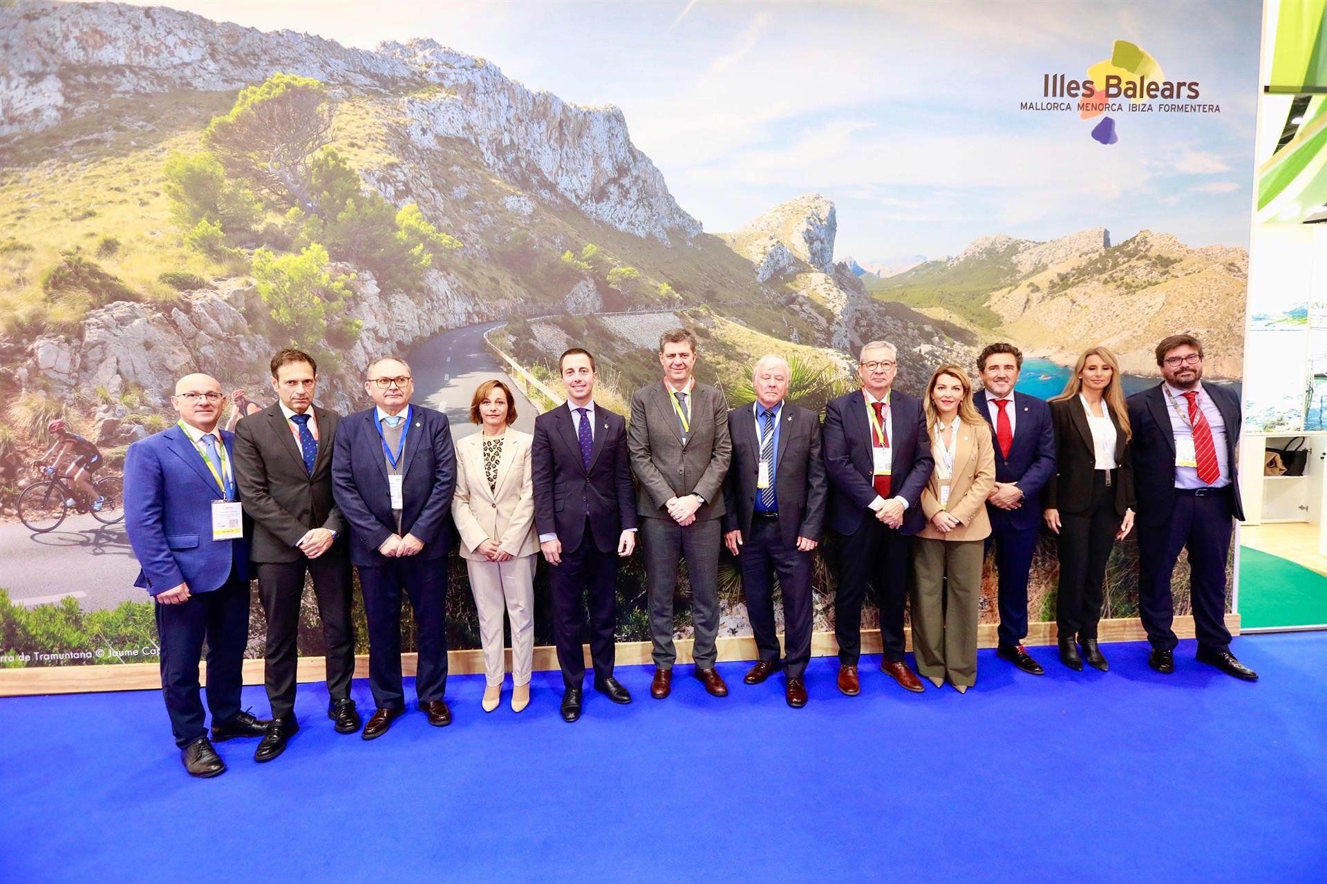 El Govern destaca en la World Travel Market la gestión de más de 700 millones de euros en ayudas para mejorar el destino El Govern destaca en la World Travel Market la gestión de más de 700 millones de euros en ayudas para mejorar el destino