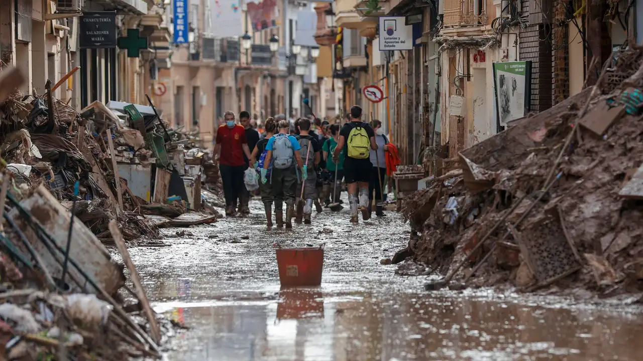 Fotografía de una de las calles de Paiporta Fotografía de una de las calles de Paiporta