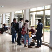 Estudiantes en la universidad