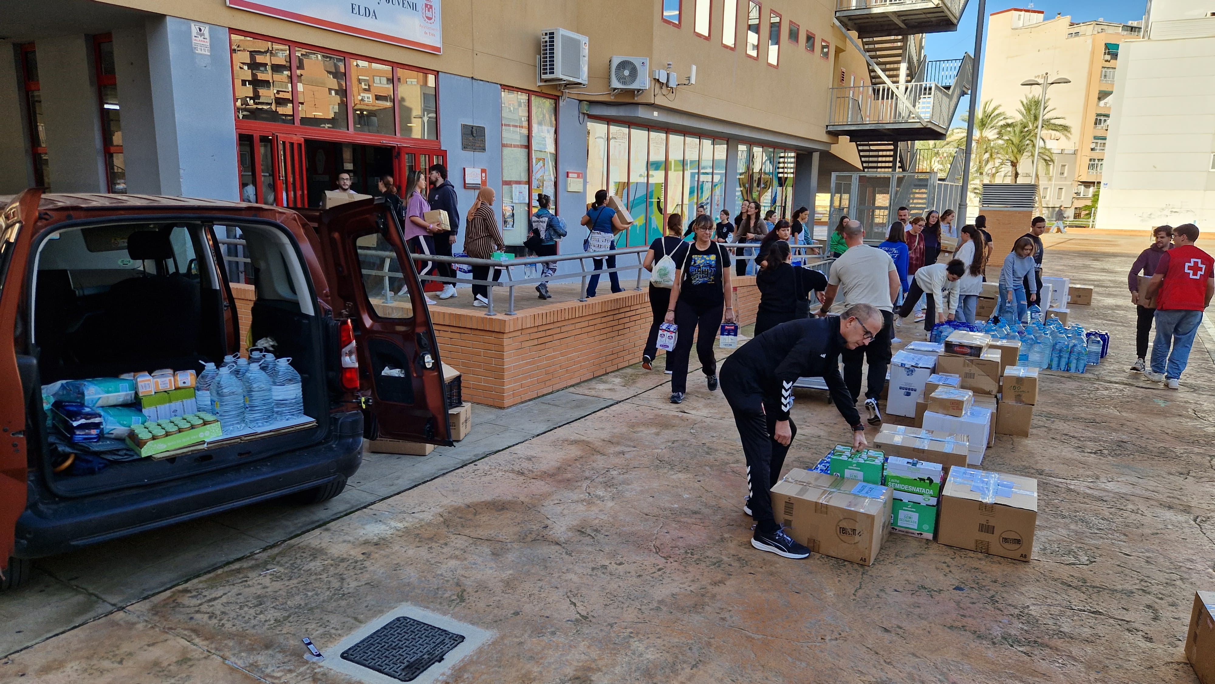 Más de cien voluntarios de Elda con formación sanitaria viajan a la zona afectada en València por las lluvias torrenciales de la DANA Más de cien voluntarios de Elda con formación sanitaria viajan a la zona afectada en València por las lluvias torrenciales de la DANA