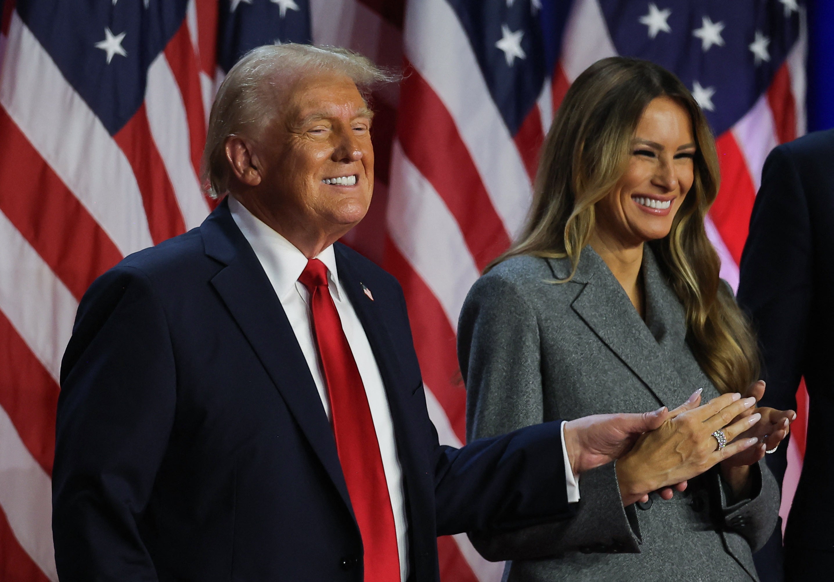 Trump sonríe tras su primer discurso para celebrar su victoria en las elecciones de EEUU. Trump sonríe tras su primer discurso para celebrar su victoria en las elecciones de EEUU.