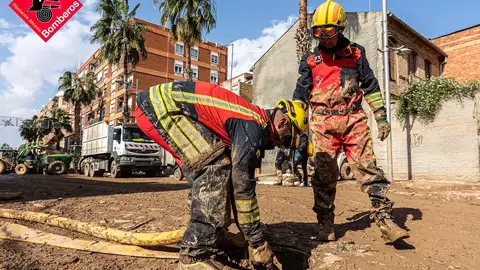 Los bomberos del Consorcio Provincial siguen 'en el barro' del sur de Valencia Los bomberos del Consorcio Provincial siguen 'en el barro' del sur de Valencia