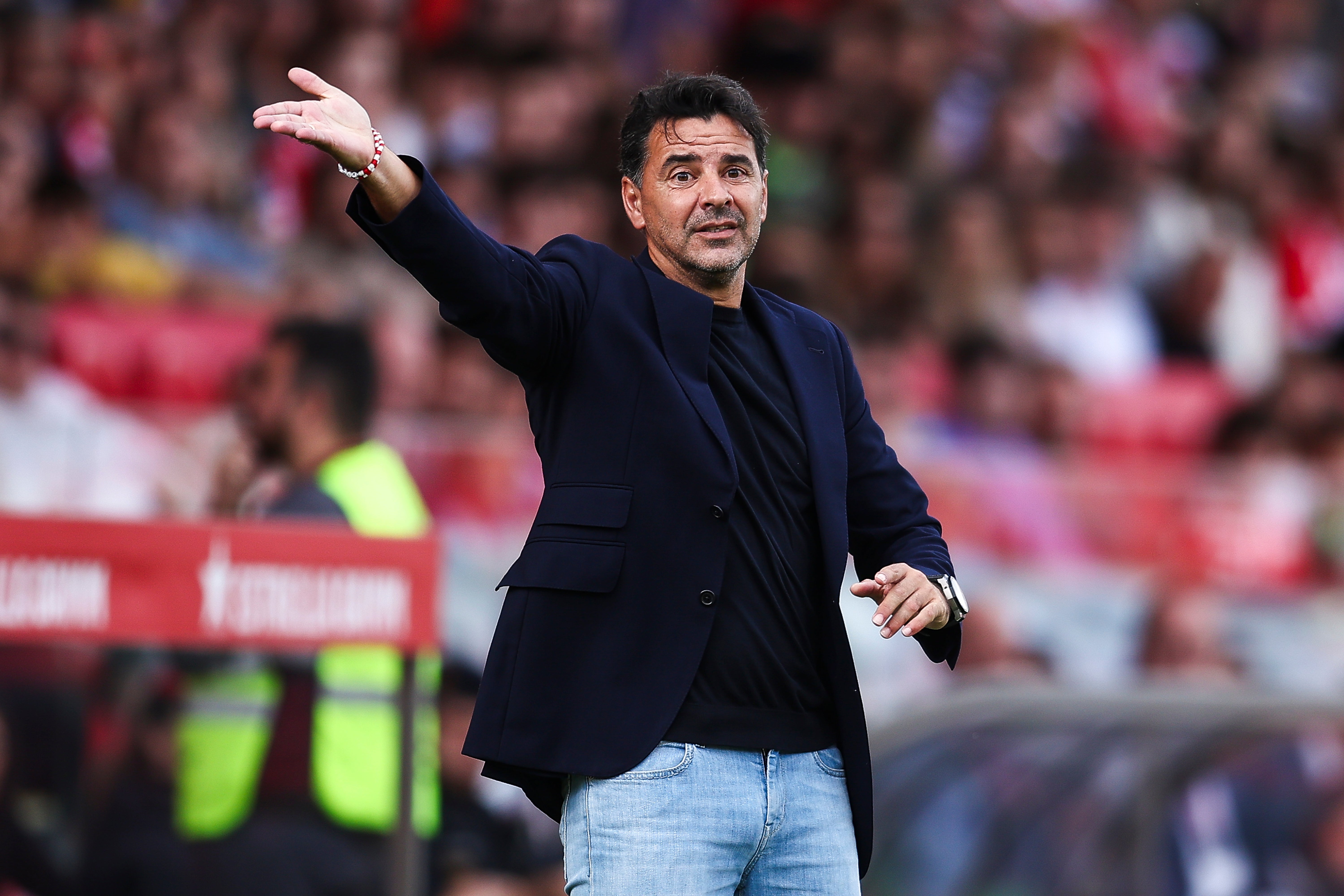 Míchel: "Quedan cuatro jornadas y no vamos a arrojar la toalla" Míchel: "Quedan cuatro jornadas y no vamos a arrojar la toalla"