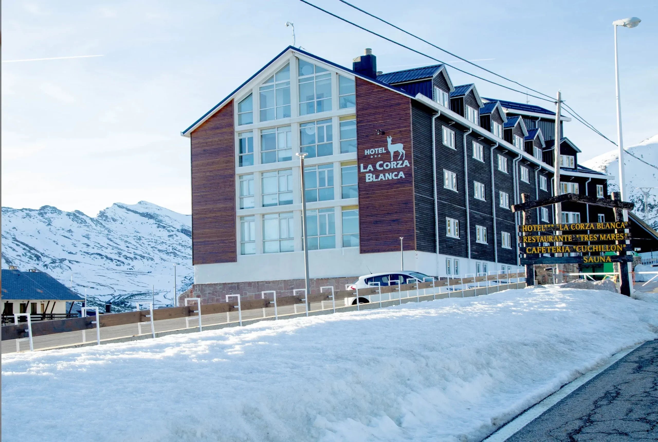 Cantabria cifra en 4 millones de euros las pérdidas sufridas por el Hotel La Corza Blanca Cantabria cifra en 4 millones de euros las pérdidas sufridas por el Hotel La Corza Blanca