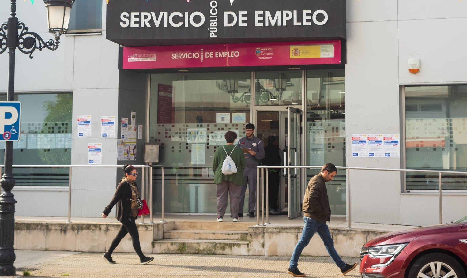 Cantabria, segunda comunidad donde más desciende el paro en el primer trimestre Cantabria, segunda comunidad donde más desciende el paro en el primer trimestre
