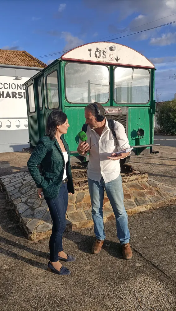 La alcaldesa, Isabel Macías, a las puertas del Museo Minero de Tharsis. La alcaldesa, Isabel Macías, a las puertas del Museo Minero de Tharsis.