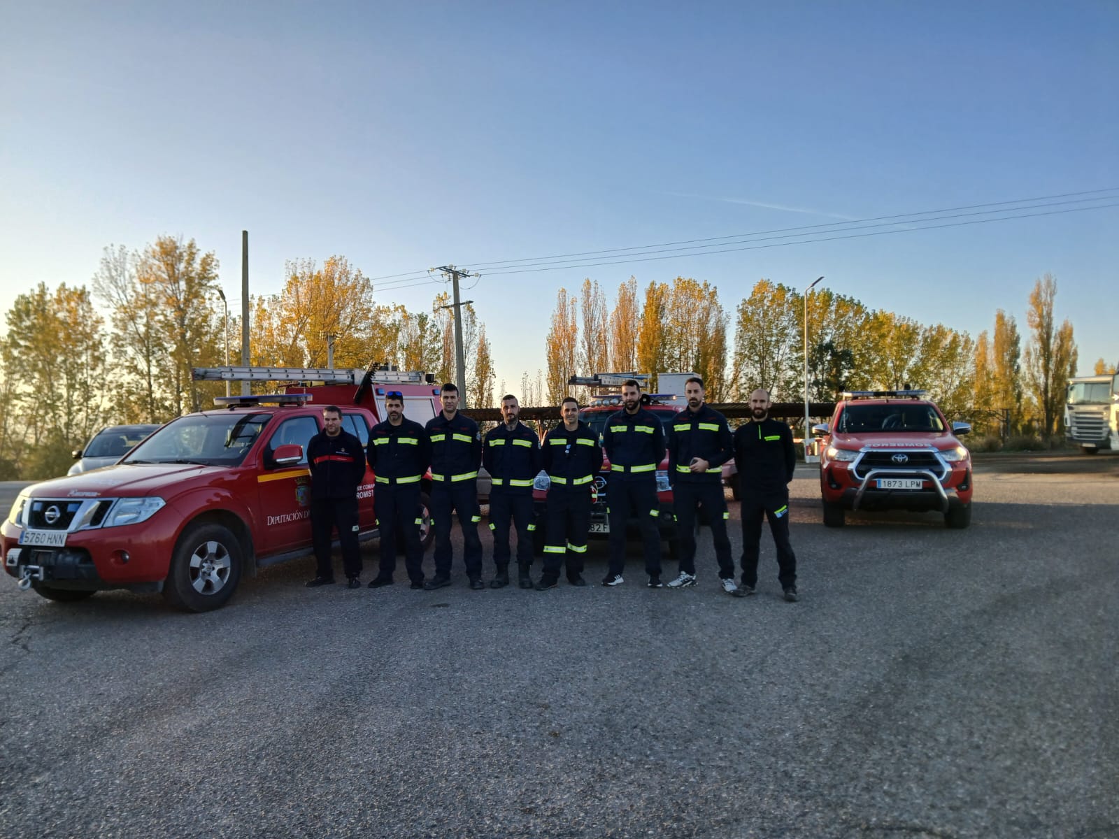 Ocho bomberos del Servicio de Protección Civil y Extinción de Incendios de la provincia dan relevo a los siete que se encuentran en Aldaia Ocho bomberos del Servicio de Protección Civil y Extinción de Incendios de la provincia dan relevo a los siete que se encuentran en Aldaia