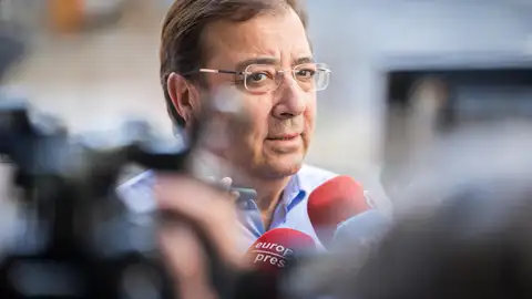 Vara recuerda que en la riada de Badajoz Ibarra "cerró todos los debates" y asumió que el responsable era él Vara recuerda que en la riada de Badajoz Ibarra "cerró todos los debates" y asumió que el responsable era él