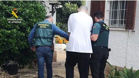 Uno de los fugitivos arrestados Uno de los fugitivos arrestados
