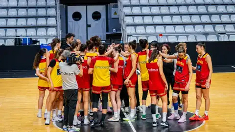 La selección femenina juega esta noche en el Ciutat de Castelló La selección femenina juega esta noche en el Ciutat de Castelló