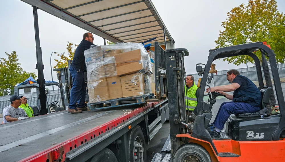 Camión con ayuda humanitaria enviado por la Diputación Camión con ayuda humanitaria enviado por la Diputación