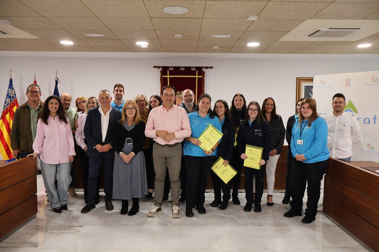 Diez jóvenes concluyen el taller formativo, retribuido, organizado por el Ayuntamiento de Finestrat Diez jóvenes concluyen el taller formativo, retribuido, organizado por el Ayuntamiento de Finestrat