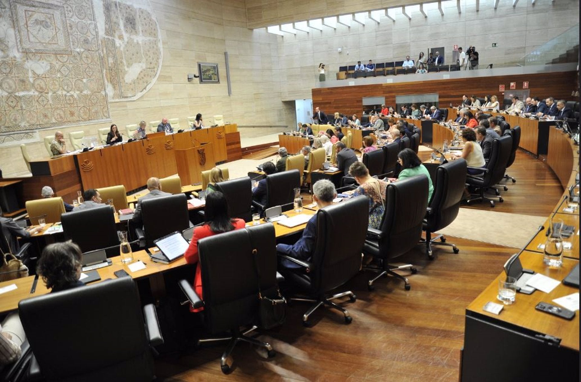 La catástrofe de la DANA, la lengua azul y los permisos para minas centran el pleno de este jueves en la Asamblea La catástrofe de la DANA, la lengua azul y los permisos para minas centran el pleno de este jueves en la Asamblea