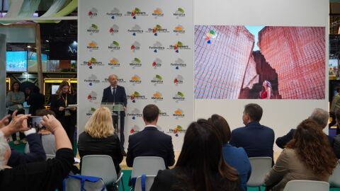 Adolfo Vilafranca presentando la oferta cultural de la isla en Londres. 