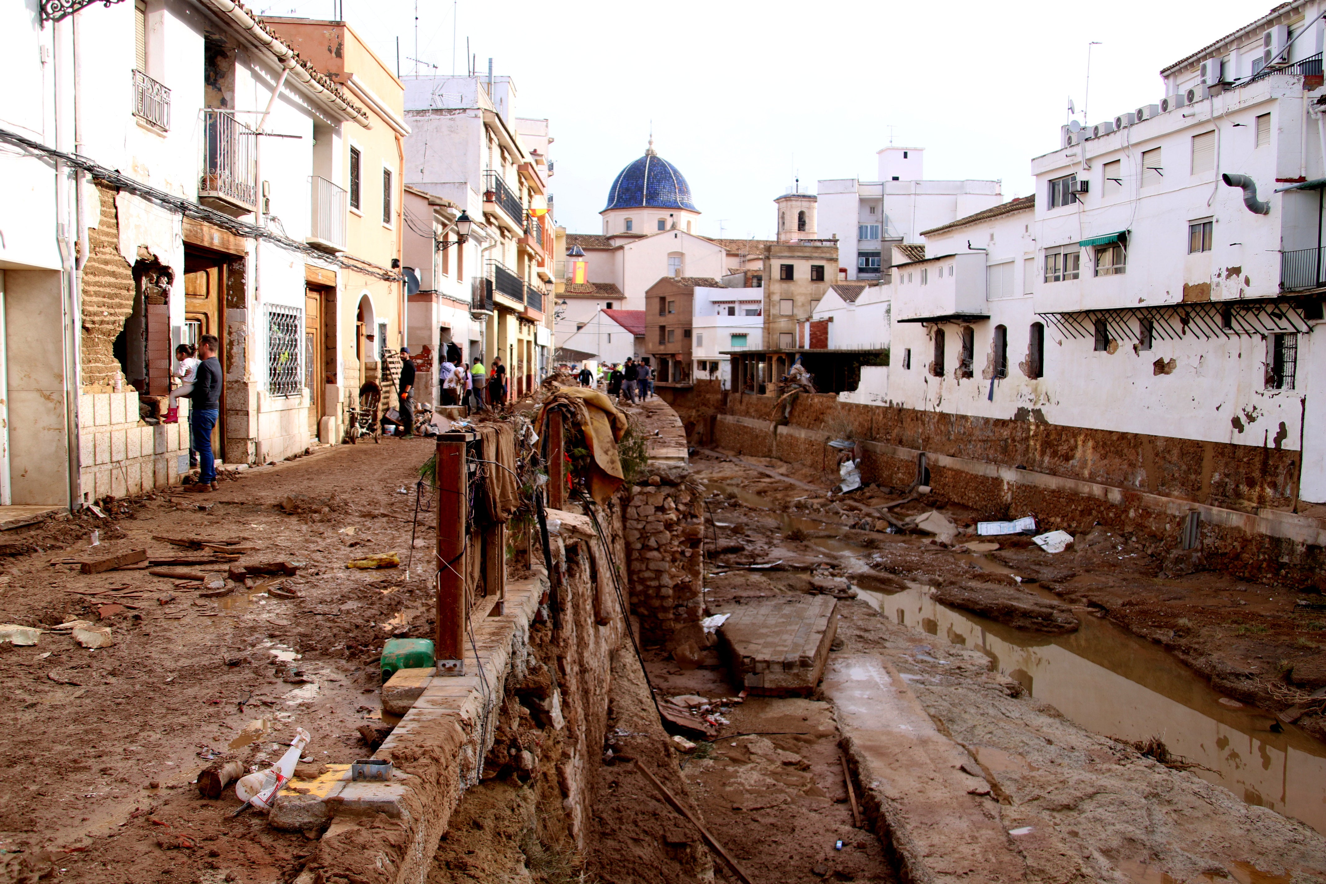 Urbanisme, emergències i consciència del canvi climàtic, estratègies per prevenir els efectes devastadors de les inundacions Urbanisme, emergències i consciència del canvi climàtic, estratègies per prevenir els efectes devastadors de les inundacions