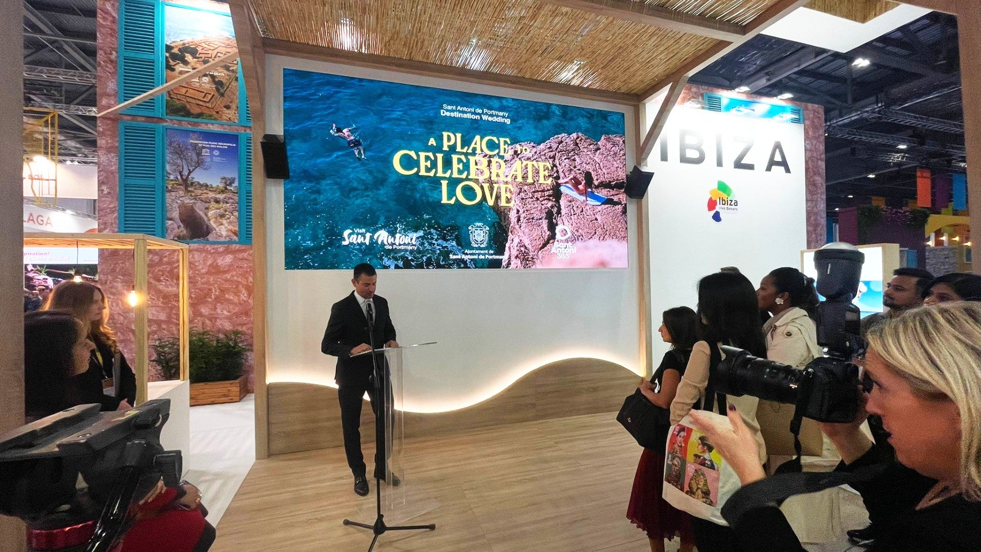 Sant Antoni se presenta en Londres como destino ideal para bodas y lunas de miel Sant Antoni se presenta en Londres como destino ideal para bodas y lunas de miel