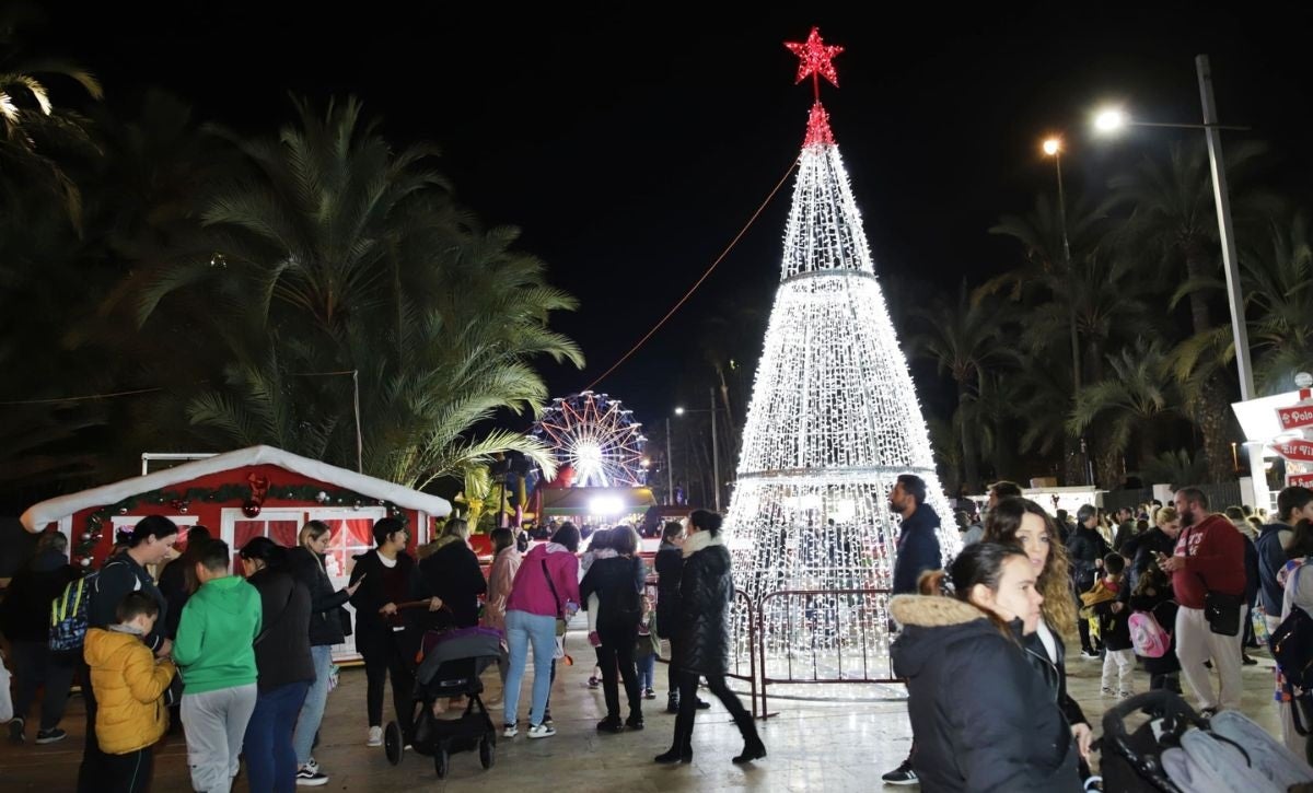 La Junta de Gobierno Local de Elche impulsa la contratación de la feria de Navidad La Junta de Gobierno Local de Elche impulsa la contratación de la feria de Navidad