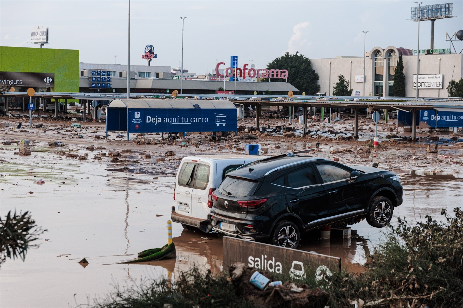 El pánico de un vecino de Alfafar durante la Dana: "Nos refugiamos en una gasolinera y los coches golpeaban las bombonas de butano" El pánico de un vecino de Alfafar durante la Dana: "Nos refugiamos en una gasolinera y los coches golpeaban las bombonas de butano"