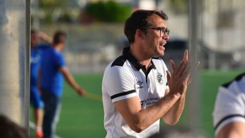 Francis P&eacute;rez - entrenador - futbolista - Racing y Xerez
