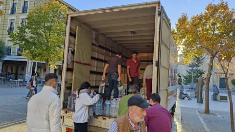 Los Nazarenos reúnen 80 cajas de ayuda básica para los afectados por la DANA en Valencia .