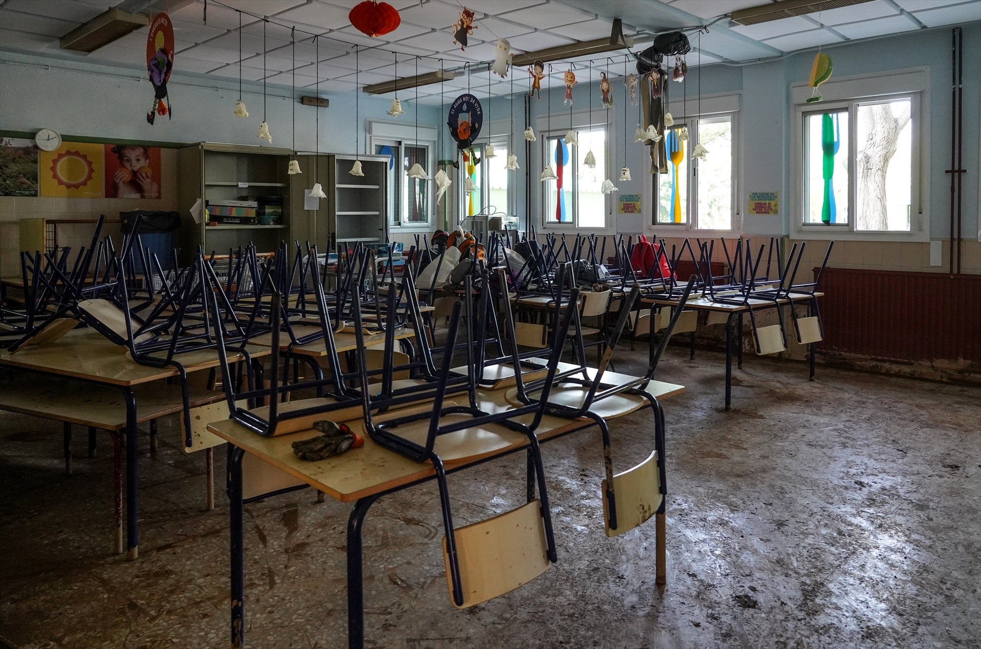 Fampa Valencia reitera que el alumnado en zona DANA asiste a clase con obras de reparación pendientes de ejecutarse Fampa Valencia reitera que el alumnado en zona DANA asiste a clase con obras de reparación pendientes de ejecutarse