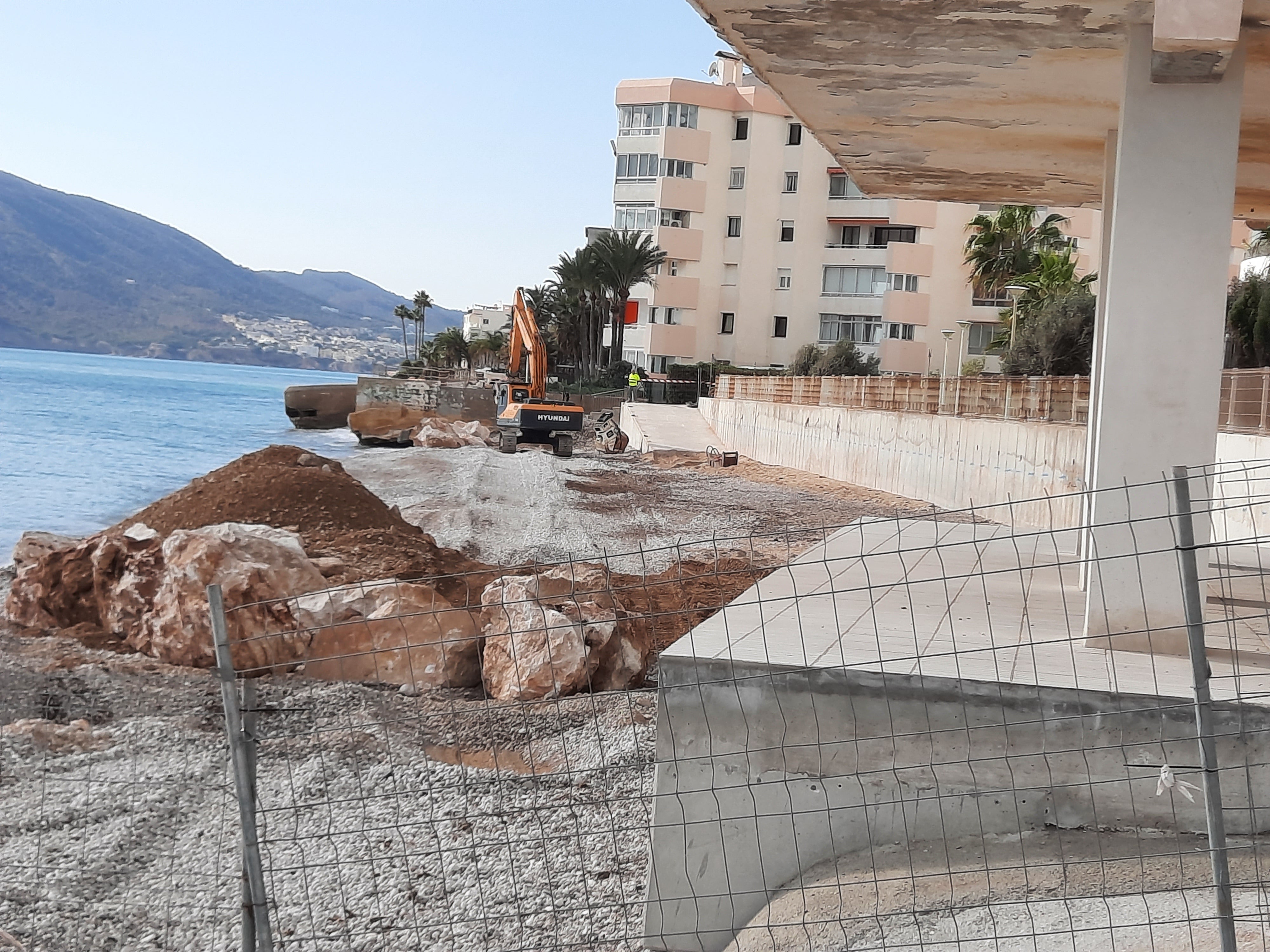 Altea retoma la senda peatonal de la playa Cap Negret dándole continuidad al último tramo ejecutado en 2017 por el Ministerio Altea retoma la senda peatonal de la playa Cap Negret dándole continuidad al último tramo ejecutado en 2017 por el Ministerio