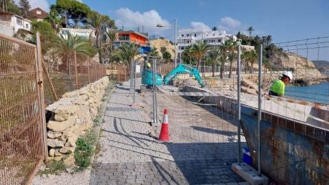 La Vila Joiosa comienza la reparaci&oacute;n de los desperfectos del paseo de la playa del T&iacute;o Roig 