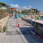 La Vila Joiosa comienza la reparación de los desperfectos del paseo de la playa del Tío Roig La Vila Joiosa comienza la reparación de los desperfectos del paseo de la playa del Tío Roig