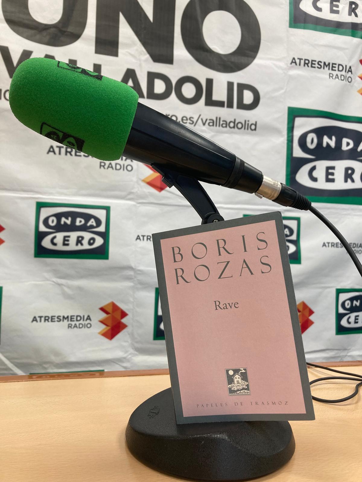 La música, el cine y la literatura protagonistas de 'Rave', el último poemario de Boris Rozas La música, el cine y la literatura protagonistas de 'Rave', el último poemario de Boris Rozas