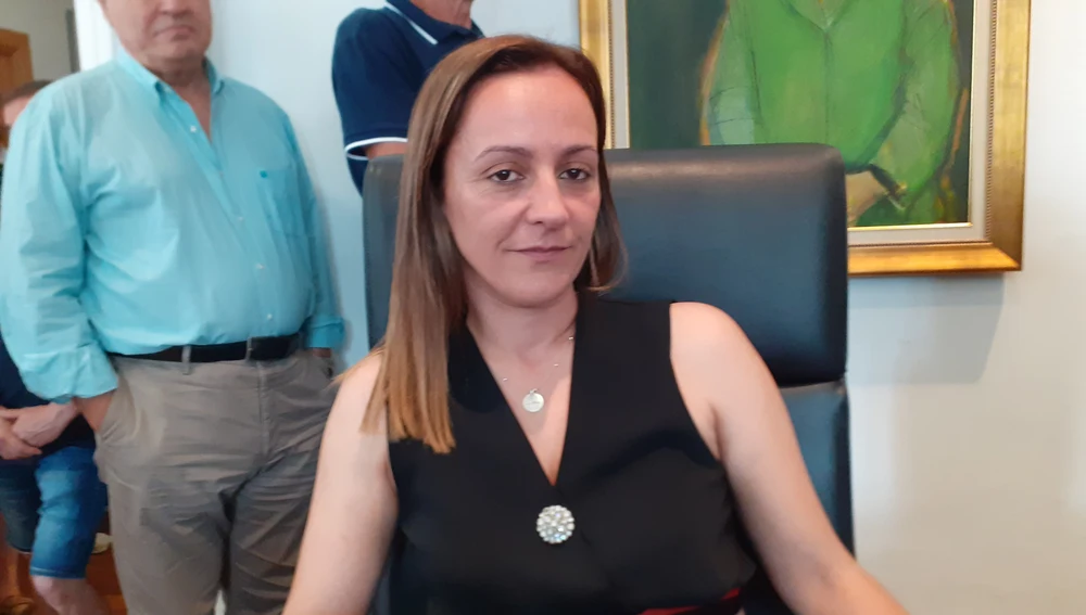 Concejala socialista valdesana Silvia García, deja competencias por motivo laboral pero sigue de edil. Concejala socialista valdesana Silvia García, deja competencias por motivo laboral pero sigue de edil.
