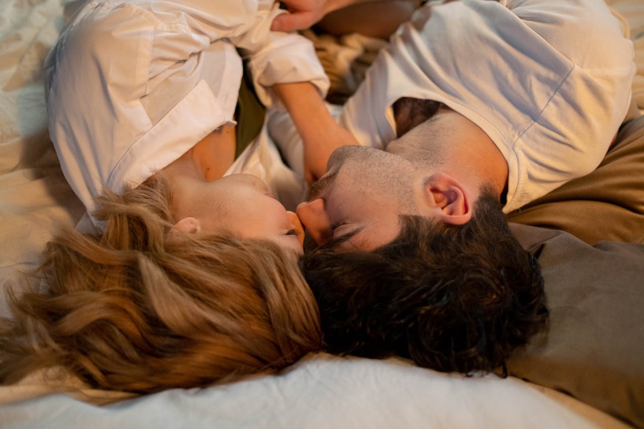 ¿Es mejor dormir solo o acompañado? Así impacta en la calidad del sueño y el desarrollo ¿Es mejor dormir solo o acompañado? Así impacta en la calidad del sueño y el desarrollo
