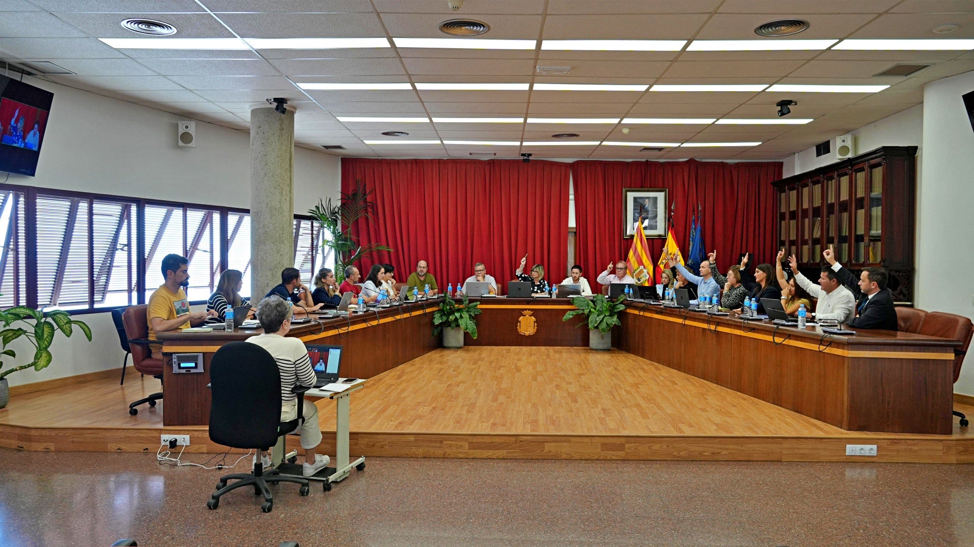 El Ayuntamiento de Santa Pola aprueba bajar un 5 % el tipo impositivo del IBI para 2025 El Ayuntamiento de Santa Pola aprueba bajar un 5 % el tipo impositivo del IBI para 2025