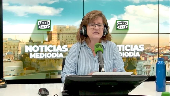Elena Gijón: "En la clase política se velan armas para empezar a chapotear en el lodo" Elena Gijón: "En la clase política se velan armas para empezar a chapotear en el lodo"