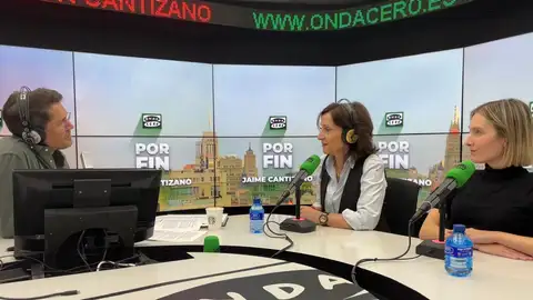 Paloma Sánchez Garnica (i), ganadora del Premio Planeta 2024, y Beatriz Serrano (d), finalista Paloma Sánchez Garnica (i), ganadora del Premio Planeta 2024, y Beatriz Serrano (d), finalista