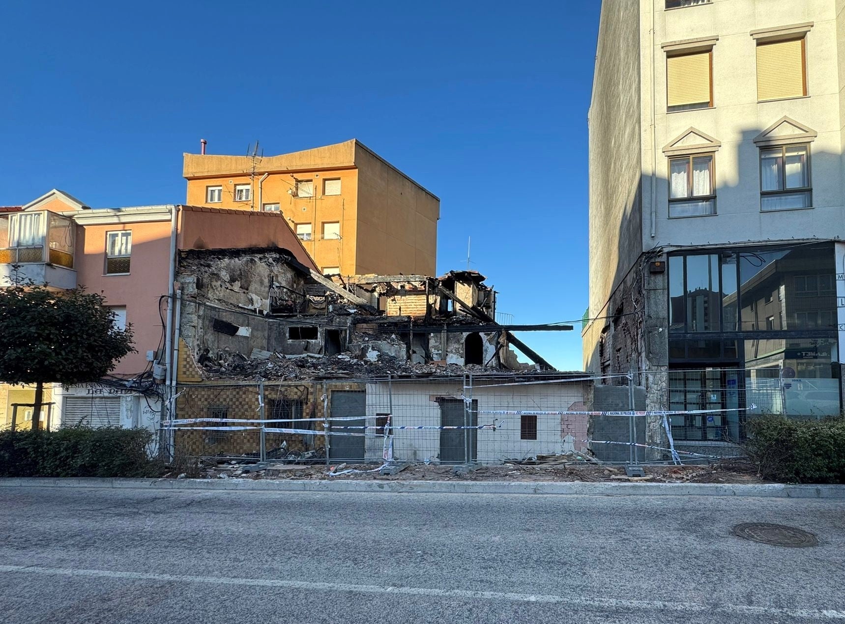 La manipulación voluntaria de una bombona de gas, causa del incendio y derrumbe del edificio de La Albericia La manipulación voluntaria de una bombona de gas, causa del incendio y derrumbe del edificio de La Albericia
