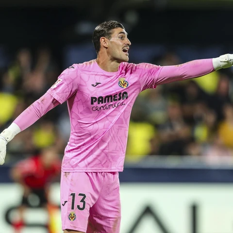 Diego Conde durante un partido con el Villarreal