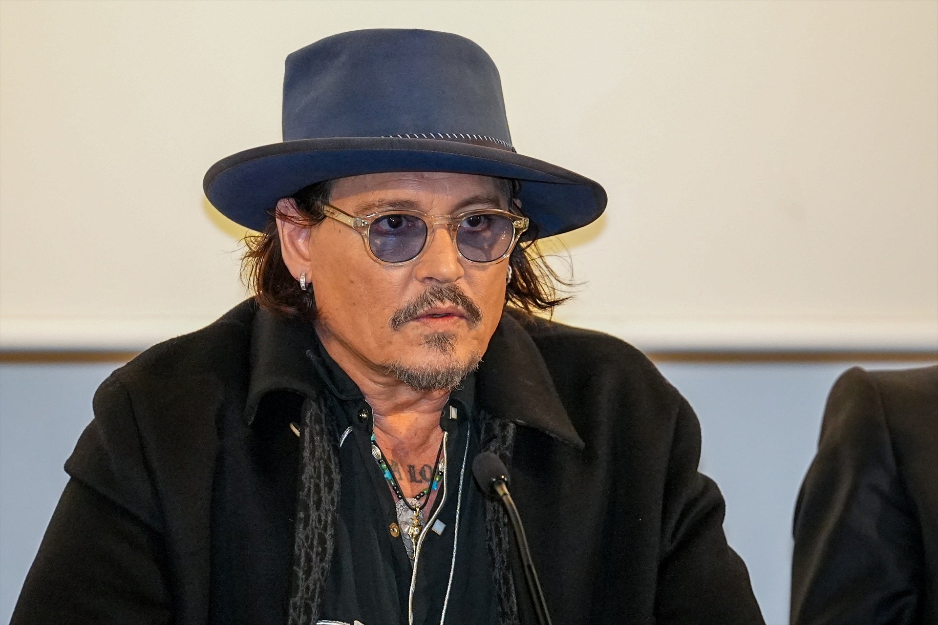 Johnny Depp envía un mensaje de apoyo a Valencia y destaca la resiliencia española tras la Dana: "Espero ayudar de la forma que sea" Johnny Depp envía un mensaje de apoyo a Valencia y destaca la resiliencia española tras la Dana: "Espero ayudar de la forma que sea"