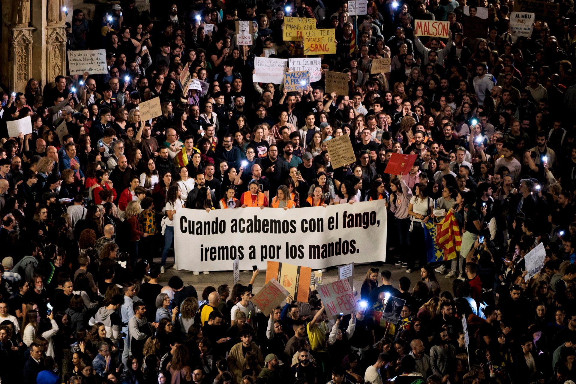 Valencia señala a Mazón y exige la dimisión del Consell: "No han sabido gestionar" Valencia señala a Mazón y exige la dimisión del Consell: "No han sabido gestionar"