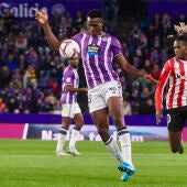 El Athletic salva un punto sobre la hora en Valladolid