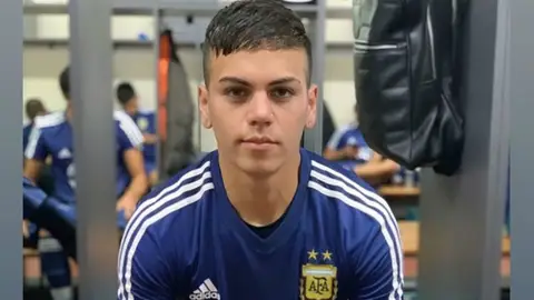Enzo Barrenecha con la selección absoluta argentina Enzo Barrenecha con la selección absoluta argentina