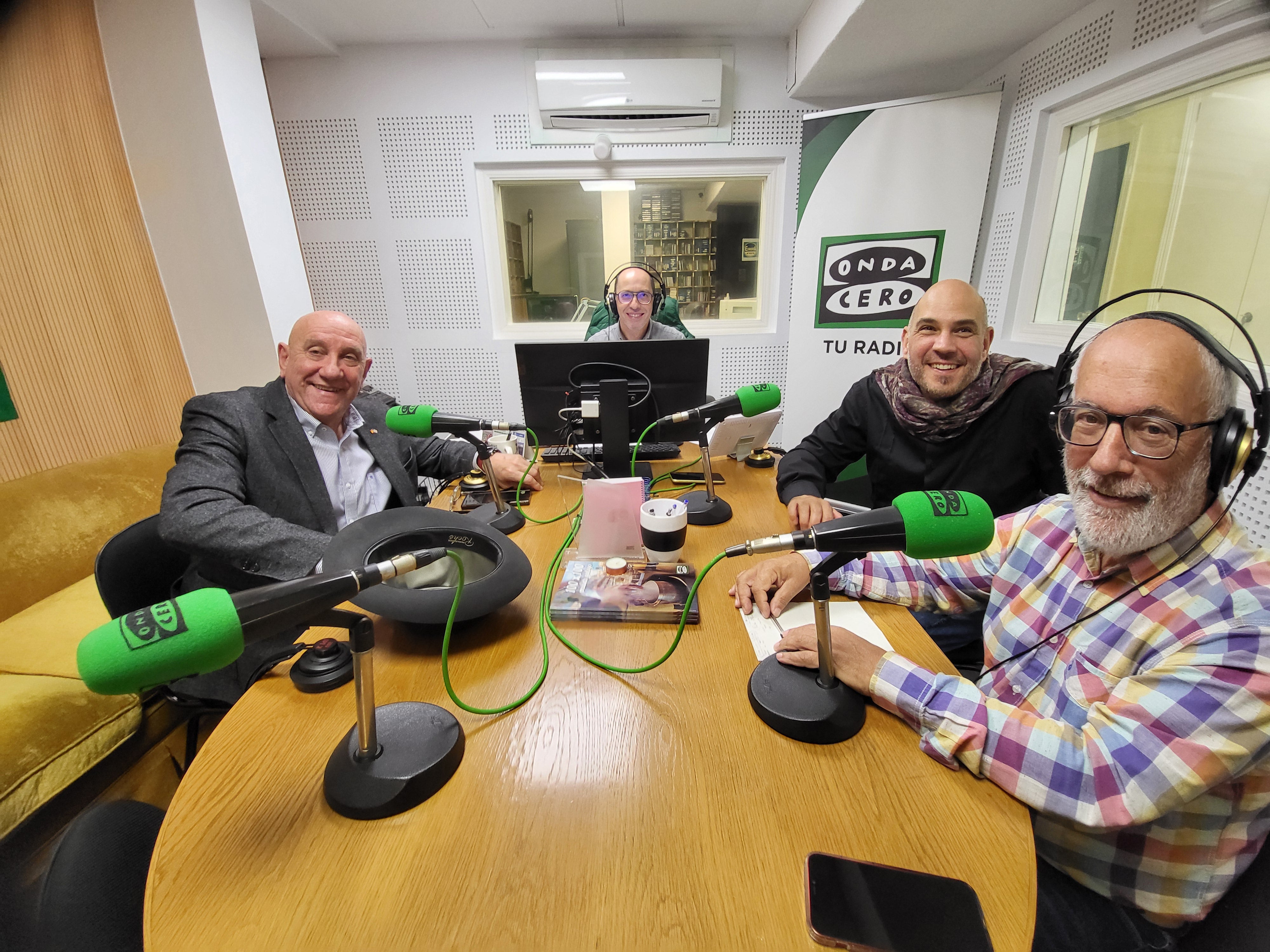 A tertulia de actualidade de "Más de Uno Ourense" A tertulia de actualidade de "Más de Uno Ourense"