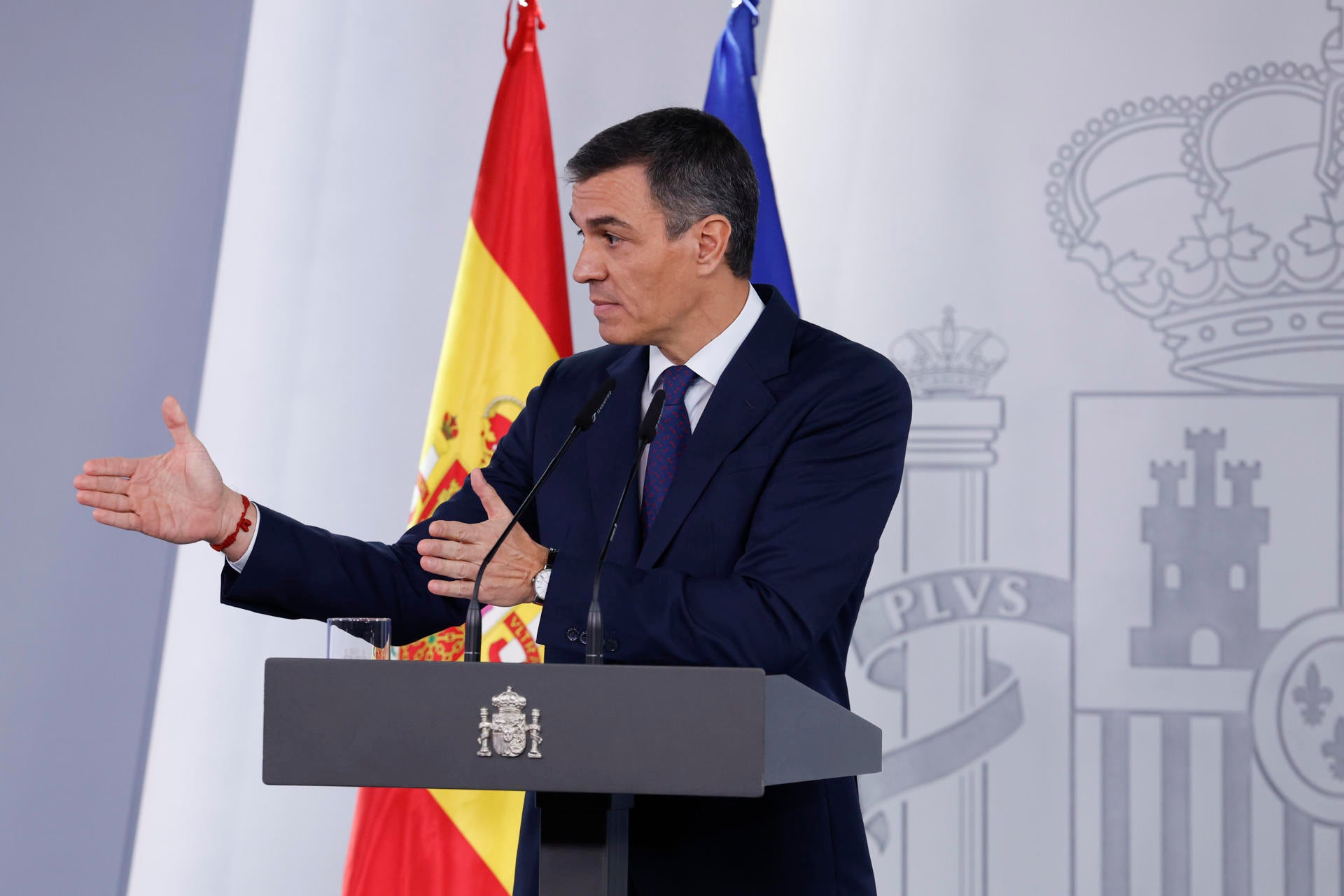 Pedro Sánchez respalda la gestión de Ribera en la DANA: "Europa y España necesitan más Teresas Ribera" Pedro Sánchez respalda la gestión de Ribera en la DANA: "Europa y España necesitan más Teresas Ribera"