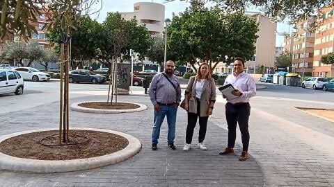 Villajoyosa sustituye los mont&iacute;culos de la avenida Adolfo Su&aacute;rez por zonas ajardinadas accesibles