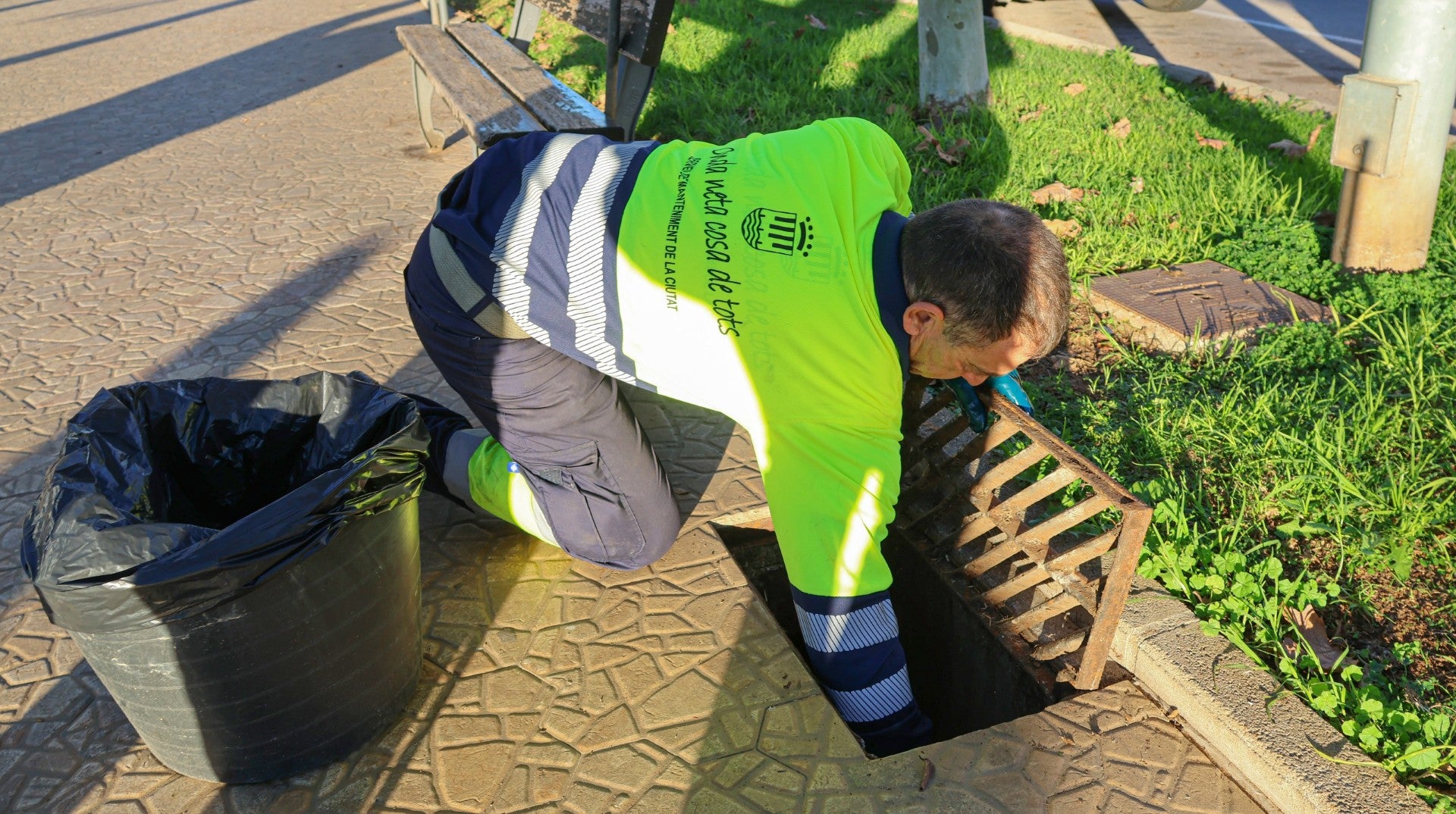 Onda refuerza la prevención ante las fuertes lluvias con la limpieza de imbornales y barrancos Onda refuerza la prevención ante las fuertes lluvias con la limpieza de imbornales y barrancos