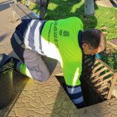 Onda refuerza la prevención ante las fuertes lluvias con la limpieza de imbornales y barrancos
